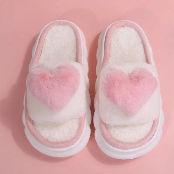 Puffy Fluffy Heart Slippers Comfy Memory Foam cushioned Indoor Outdoor Brand New - Picture 5 of 5